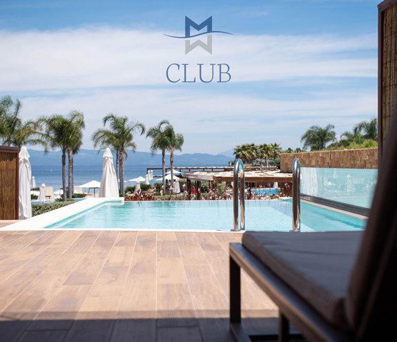 Private terrace of duplex suite with private pool, sunbeds, bamboo dividers and sea view