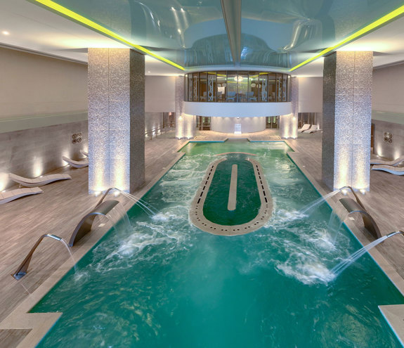 Miraggio Myrthia Thermal Spa indoor pool and sunbeds