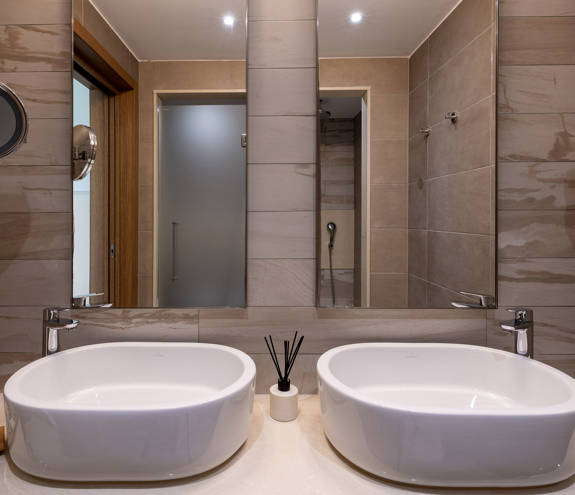 Superior Garden View Room bathroom sinks and mirrors