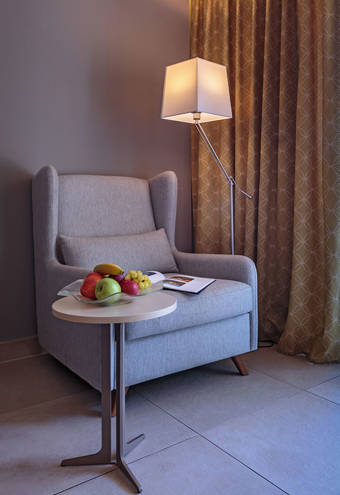 Superior Garden View Room armchair