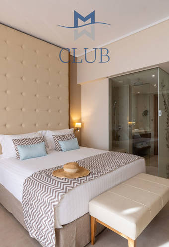 Club Sea View Private Pool bed and entrance