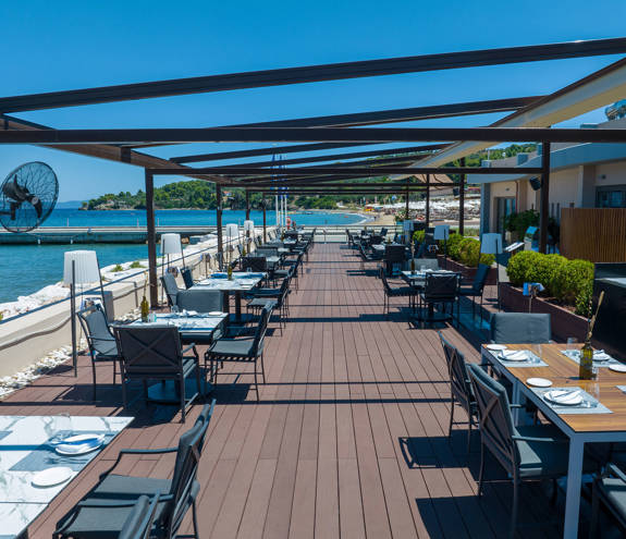 Toroneo Restaurant sitting area tables and chairs